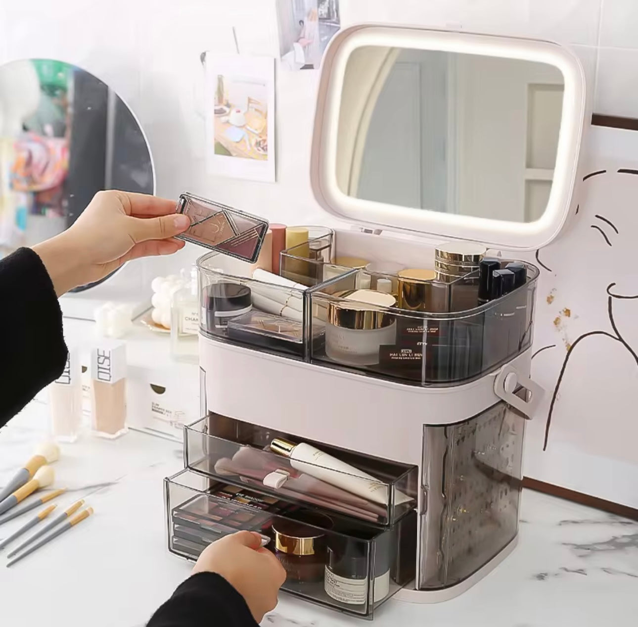 Large Capacity Makeup Organizer with Mirror , Cosmetic Storage Box and Jewellery Storage Box-Dustproof Design with Drawers & Compartments.
