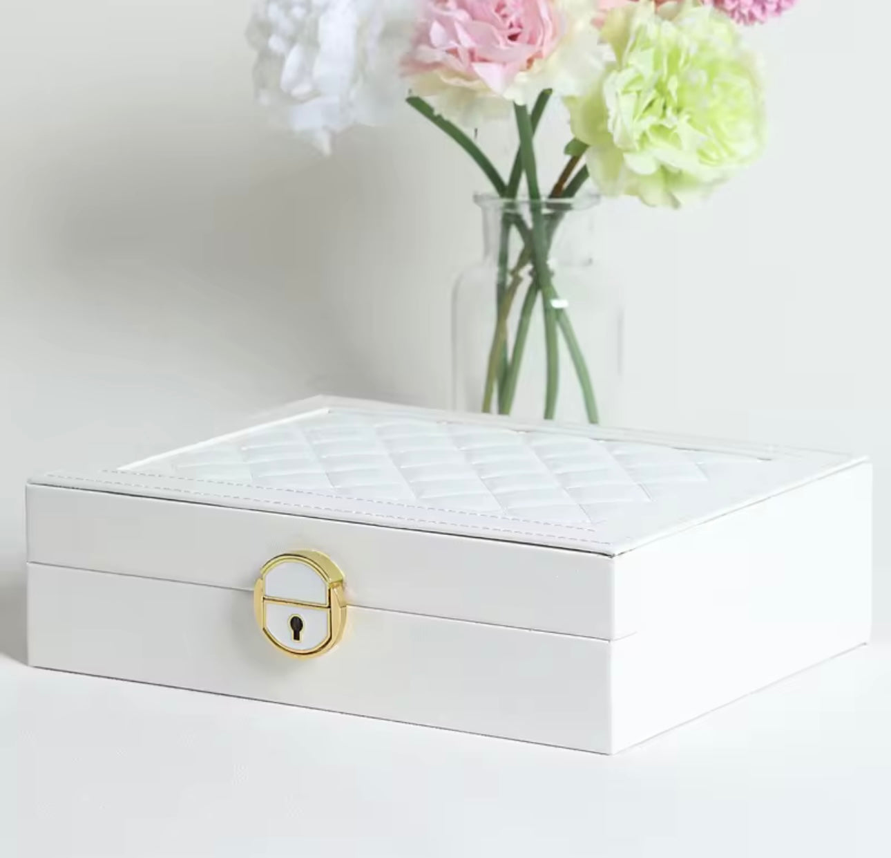 One-Tier Jewelry Box with Drawer, Large Capacity for Storing and Displaying Earrings, Rings, Necklaces, Beaded Accessories