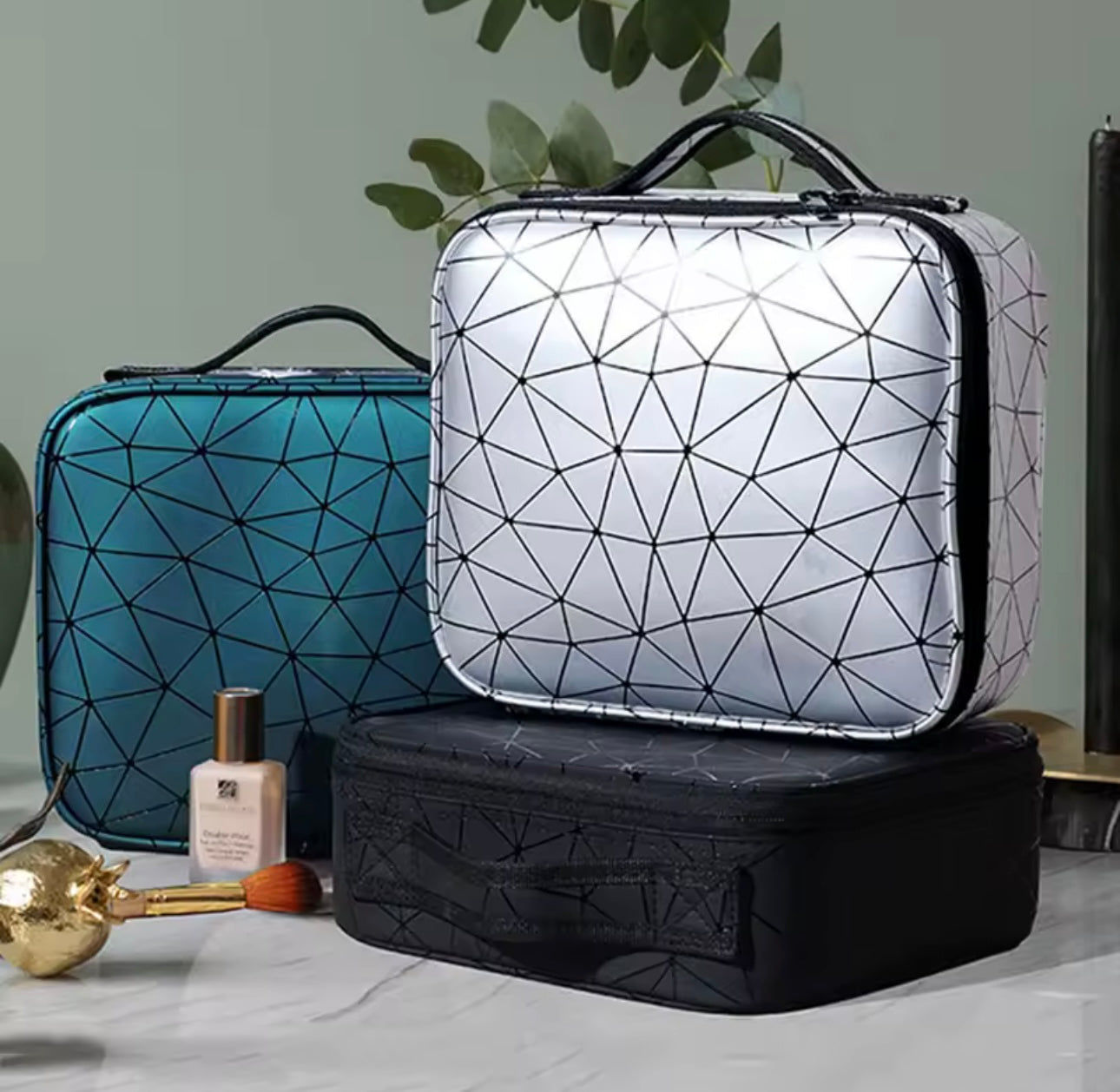 Makeup Organizer Travel case with black zipper